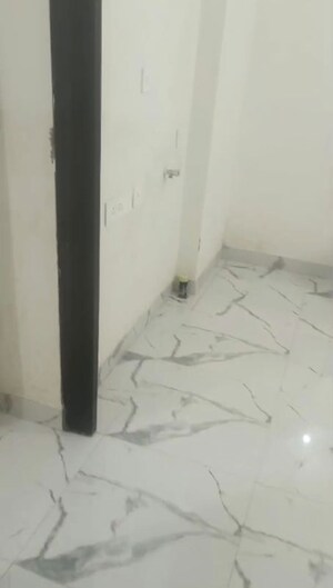 Room in 2 BHK Apartment at Hubtown Palmrose A, Andheri East – for Rent