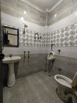 Team Area in 1 BHK Independent House at Sarita Vihar – for Rent