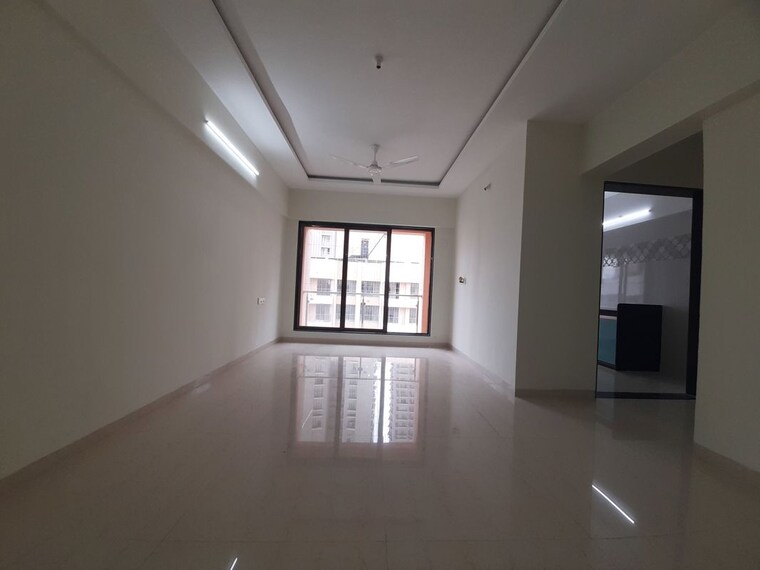 Room, goregaon west 2.5 Bedroom 1500 Sq.Ft. Apartment In Goregaon West Mumbai 10703259
