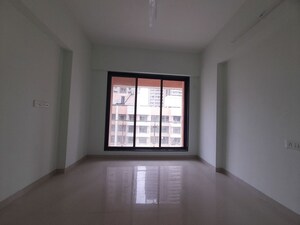 Room in 2.5 BHK Apartment at Goregaon West – for Rent