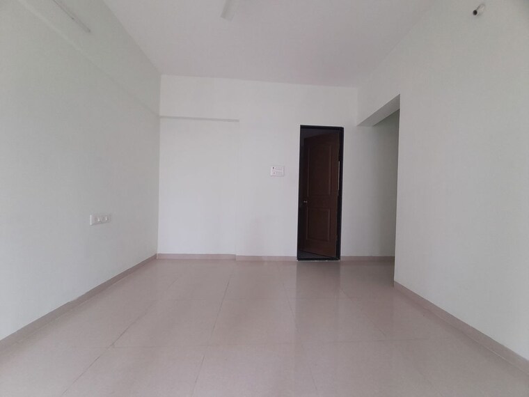 Room, goregaon west 2.5 Bedroom 1500 Sq.Ft. Apartment In Goregaon West Mumbai 10703259