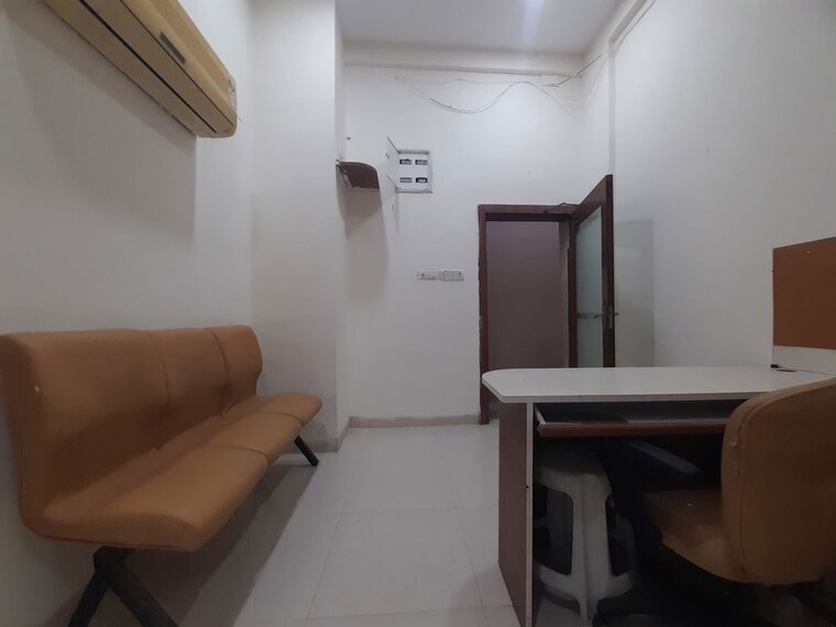 Team Area, goregaon east Commercial Office Space 600 Sq.Ft. In Goregaon East Mumbai 10703262
