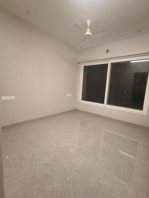Room in 1 BHK Apartment at Pratham 5TH Element, Andheri West – for Rent
