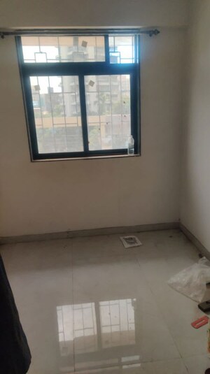 Room in 1 BHK Apartment at Kurla West – for Rent