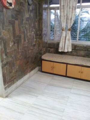 Room in 1 BHK Apartment at Kurla West – for Rent