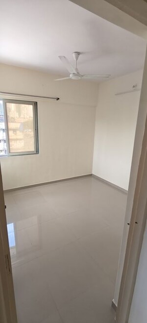 Room in 1 BHK Apartment at Prestige Heights Prabhadevi, Prabhadevi – for Rent