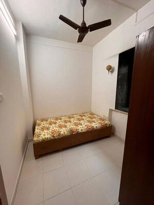 Bedroom in  Pg at Upper Worli – for Rent