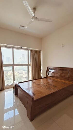 Room in 2 BHK Apartment at Lodha Primo, Parel – for Rent