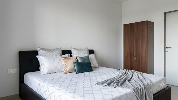 Bedroom, kanakia-silicon-valley 2 Bedroom 669 Sq.Ft. Apartment In Powai Mumbai 10703322