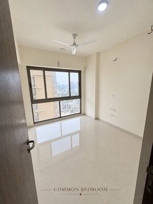 Room in 3 BHK Apartment at Malad West – for Rent