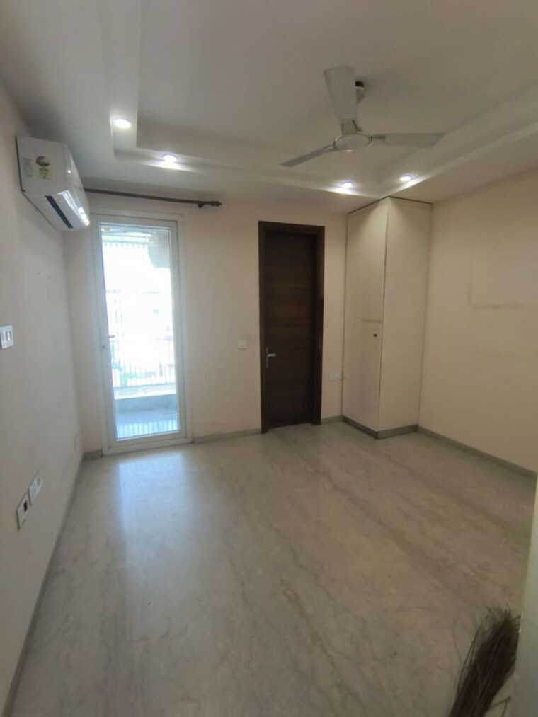 Room, chittaranjan park 3 Bedroom 160 Sq.Yd. Builder Floor In Chittaranjan Park Delhi 10703376