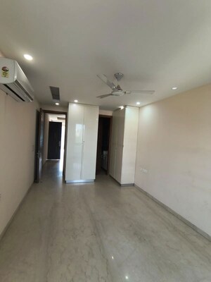 Room in 3 BHK Builder Floor at Chittaranjan Park – for Rent