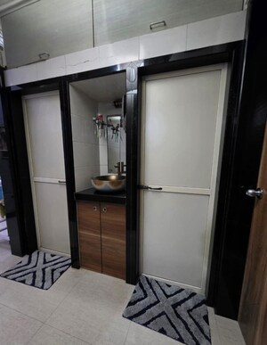 Room in 1 BHK Apartment at Versova – for Rent
