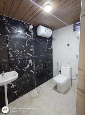 Team Area in 2 BHK Apartment at Vandana Flora, Hsr Layout – for Rent