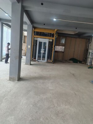 Team Area in  Showroom at South Extension ii – for Rent