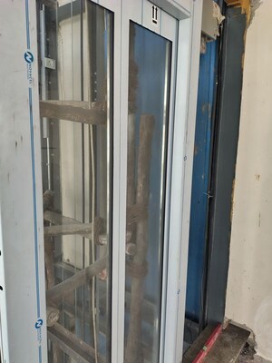 Team Area in  Showroom at South Extension ii – for Rent