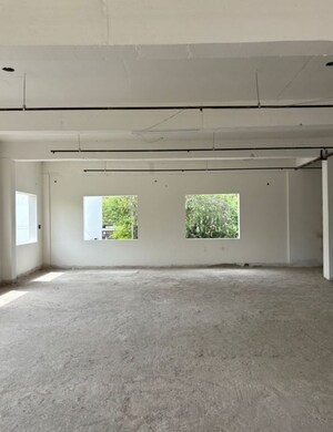 Room in  Showroom at Kanke – for Rent