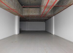 Room in  Showroom at Kanke – for Rent