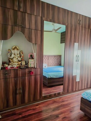 Room in 5 BHK Apartment at Das – for Sale