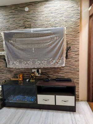 Room in 5 BHK Apartment at Das – for Sale