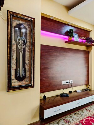 Room in 5 BHK Apartment at Das – for Sale