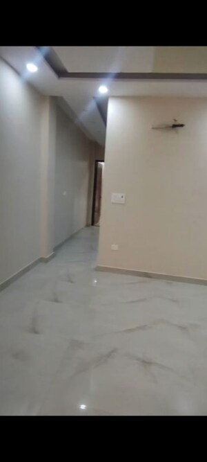 2 BHK Builder Floor For Sale in Moti Nagar
