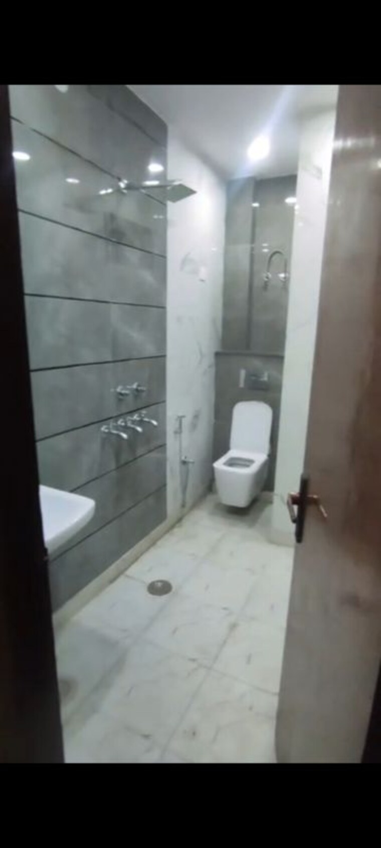 Bathroom, moti nagar 2 Bedroom 900 Sq.Ft. Builder Floor In Moti Nagar Delhi 10703597