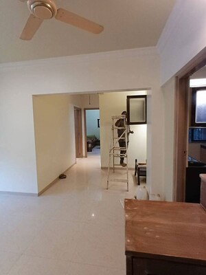 Room in 2 BHK Apartment at Sai Baba Complex Goregaon, Goregaon East – for Rent