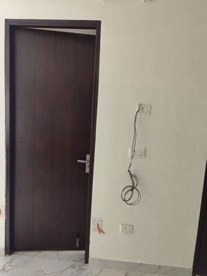 Furnished Amenities in 3 BHK Independent House at Sector 52 – for Rent