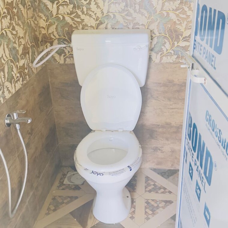 Bathroom, bhandup west 1.5 Bedroom 30000 Sq.Ft. Apartment In Bhandup West Mumbai 10703804
