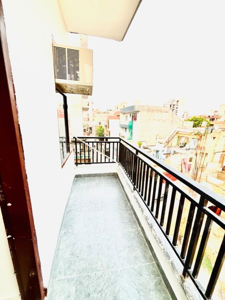 Balcony, wazirabad 1 RK 500 Sq.Ft. Builder Floor In Wazirabad Gurgaon 10703822