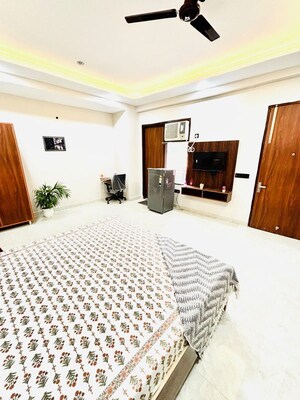 Bedroom in 1 RK Builder Floor at Wazirabad – for Rent