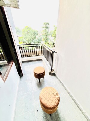 Balcony in 1 RK Builder Floor at Wazirabad – for Rent