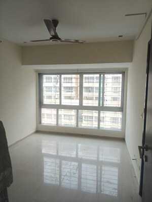 Room in 2.5 BHK Apartment at Lodha Aurum, Kanjurmarg East – for Rent