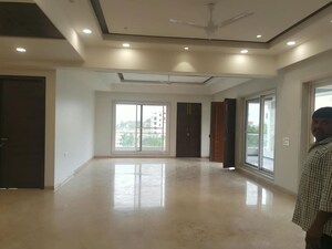 Room in 4 BHK Apartment at Kakatiya Hills, Jubilee Hills – for Rent