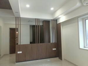 Room in 4 BHK Apartment at Kakatiya Hills, Jubilee Hills – for Rent