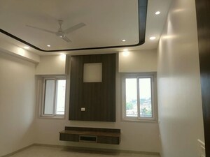 Room in 4 BHK Apartment at Kakatiya Hills, Jubilee Hills – for Rent