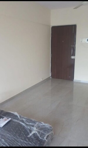 Room in 2 BHK Apartment at The Baya Goldspot, Andheri East – for Rent