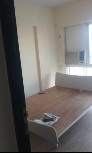 Room in 2 BHK Apartment at The Baya Goldspot, Andheri East – for Rent