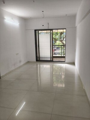 Room in 2 BHK Apartment at Jaydeep Park, Majiwada – for Sale