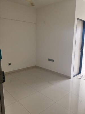 Room in 3 BHK Apartment at Swadesh Greenhills, Baner – for Rent