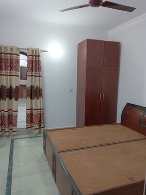 Room in 1.5 BHK Builder Floor at Lajpat Nagar 4 – for Rent