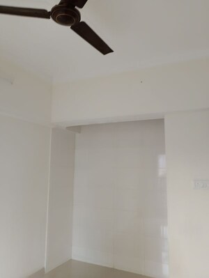 Room in 3 BHK Apartment at Hubtown Greenwoods, Vartak Nagar – for Rent