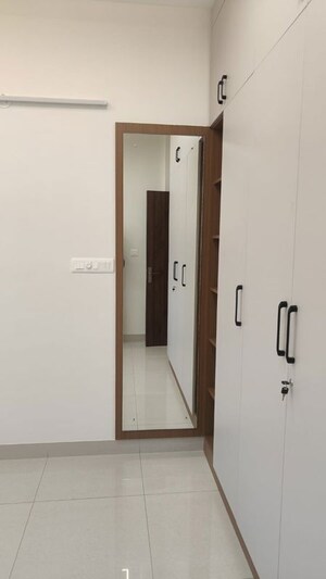 Room in 3 BHK Apartment at Mantri Webcity, Hennur Road – for Rent