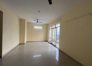 Room in 2 BHK Apartment at Eta Ii Greater Noida – for Rent
