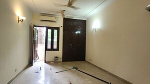 Room in 4 BHK Builder Floor at Shanti Niketan – for Rent