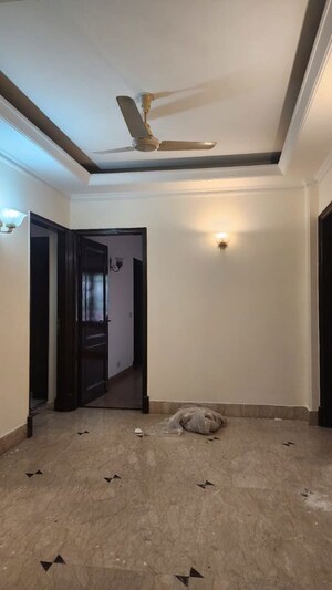 Room in 4 BHK Builder Floor at Shanti Niketan – for Rent