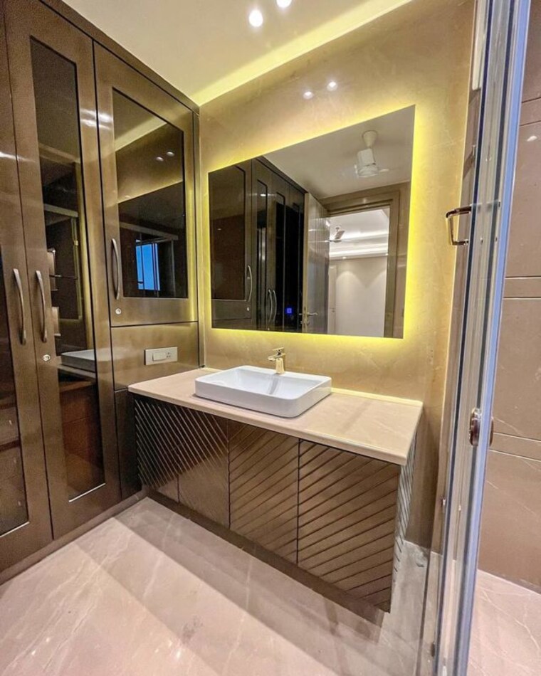 Balcony, greater kailash ii 4 Bedroom 300 Sq.Yd. Builder Floor In Greater Kailash ii Delhi 10459229