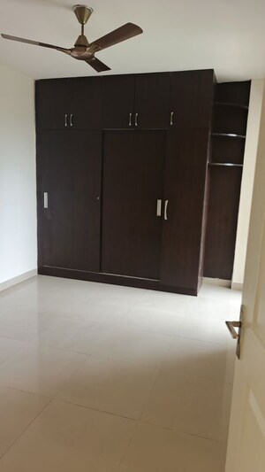 Room in 3.5 BHK Apartment at BPTP Park Prime, Sector 66 – for Sale