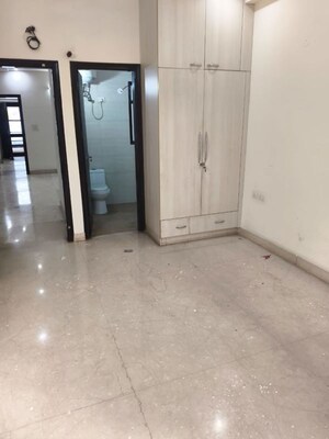 Room in 3 BHK Villa at Sector 23 – for Rent